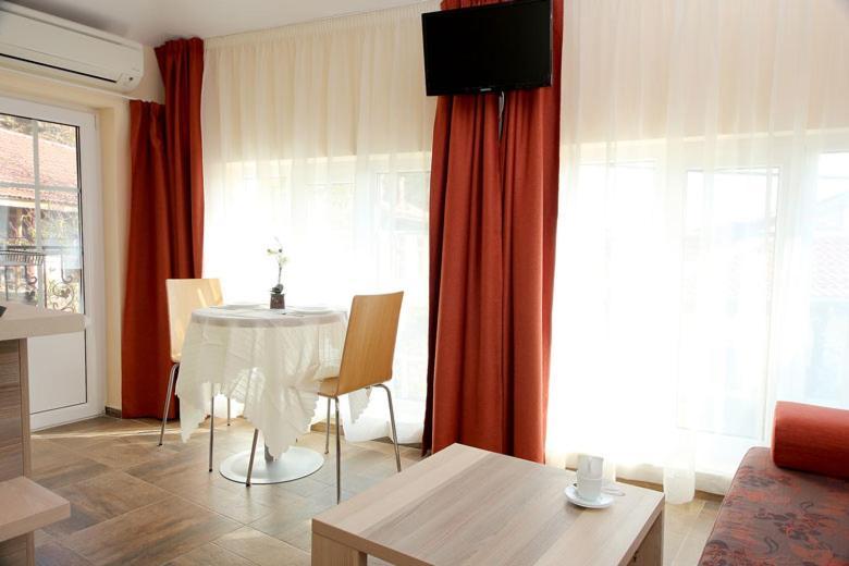 Apartamento Къщата С Чешмата Veliko Tárnovo Exterior foto