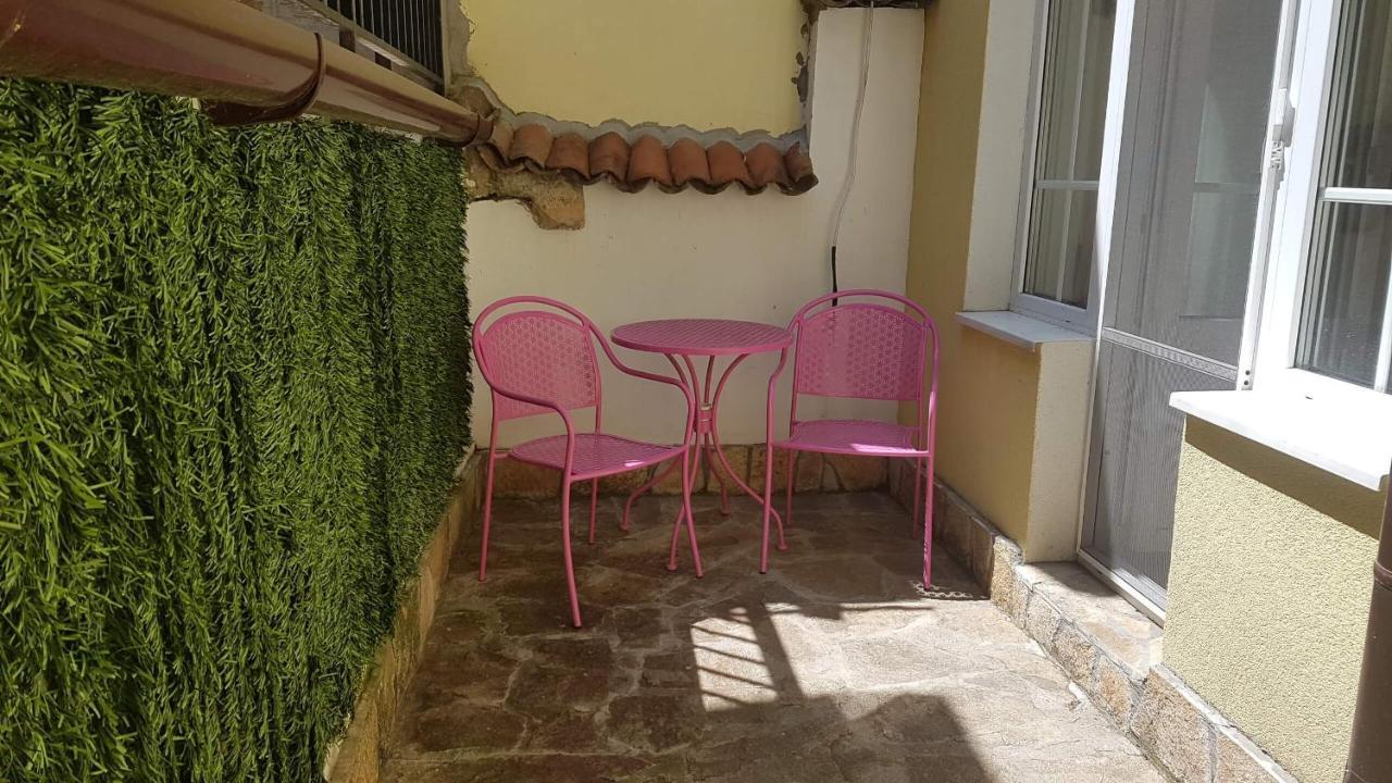 Apartamento Къщата С Чешмата Veliko Tárnovo Exterior foto